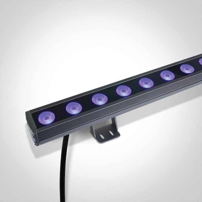 16 LUMINAIRES INDUSTRIELS ET PROJECTEURS